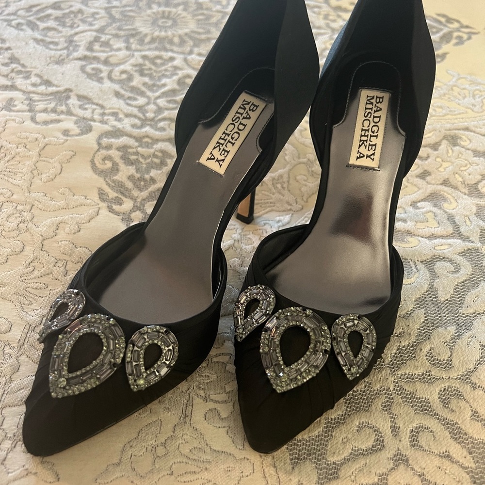 Beautiful black Badgley Mischka heels